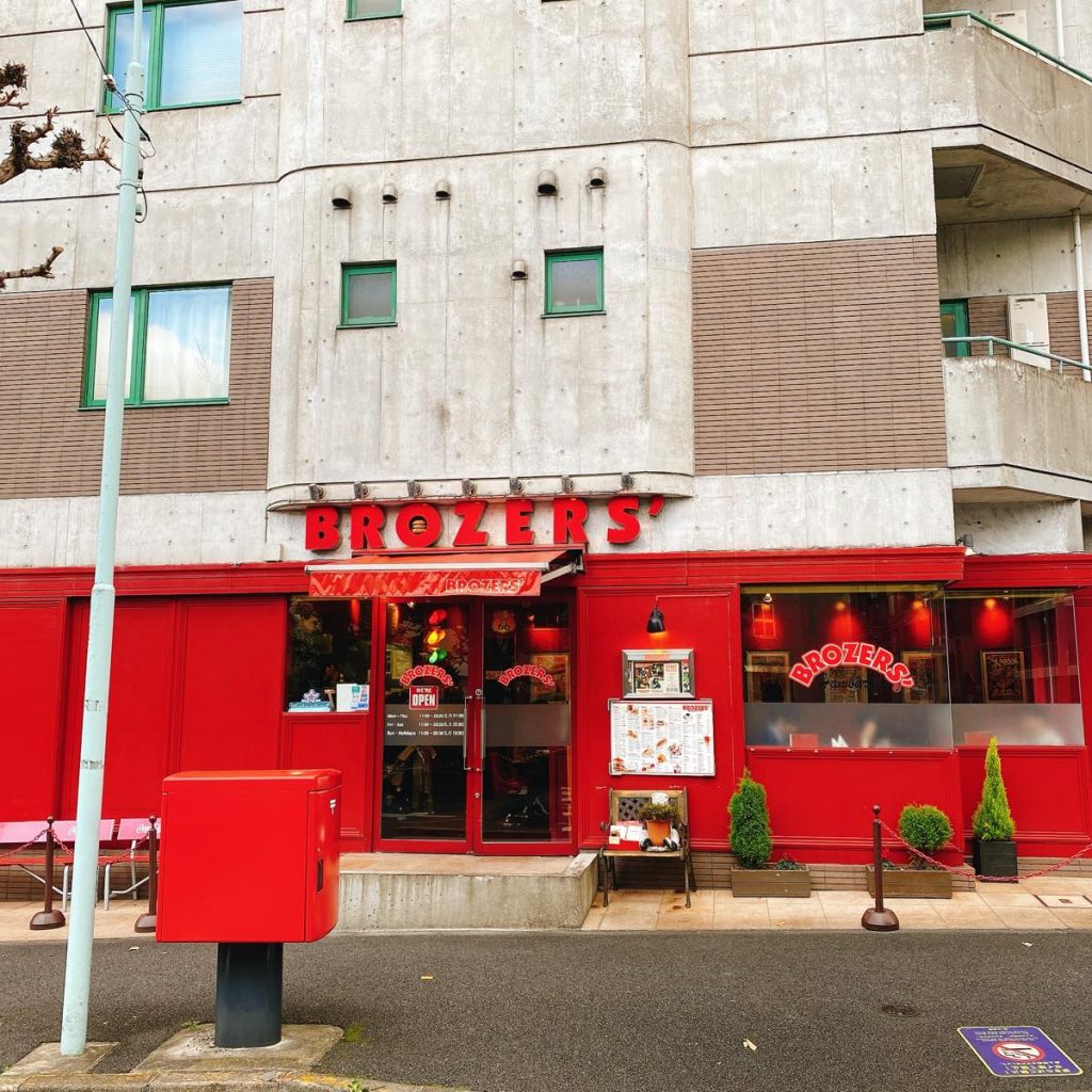 圧倒的ボリュームのLOTBURGER「ブラザーズ 人形町本店」 6