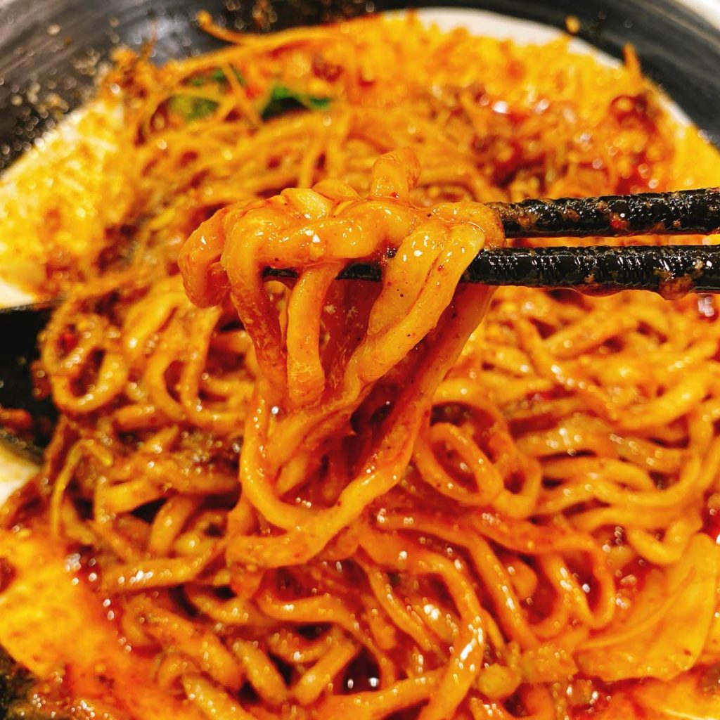 赤い鯨_汁なし担々麺