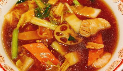 六本木ヒルズ、賑やかな中華レストラン「GoldenTiger」の広東麺