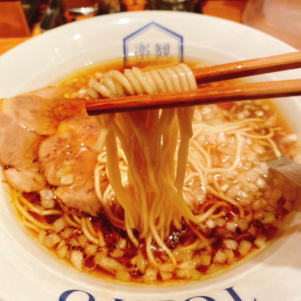 西麻布の隠れ家的絶品ラーメン「楽観 Nishiazabu Gold」 9 楽観_琥珀