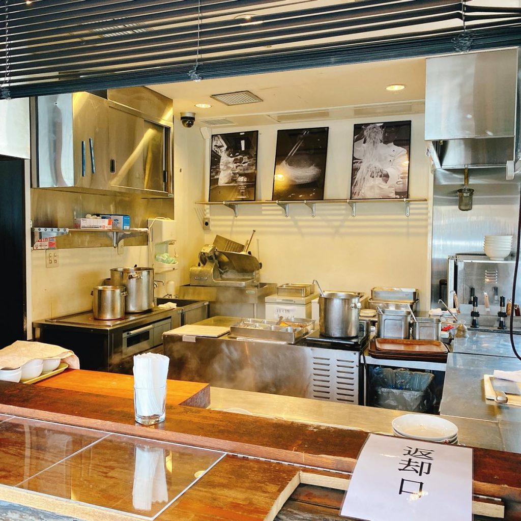 赤坂「トゥーランドット臥龍居」が一時的にラーメン店に 7 臥龍居_内観