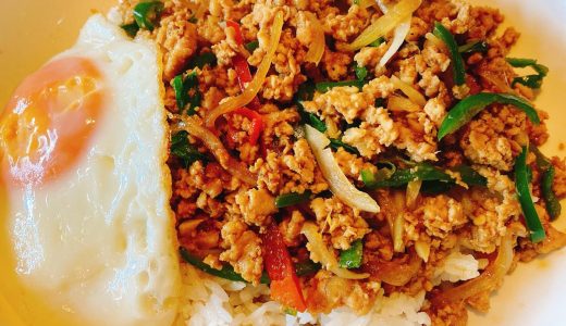Hot Pepper 2″, a homey Thai restaurant right next to Akasaka Junior High School.