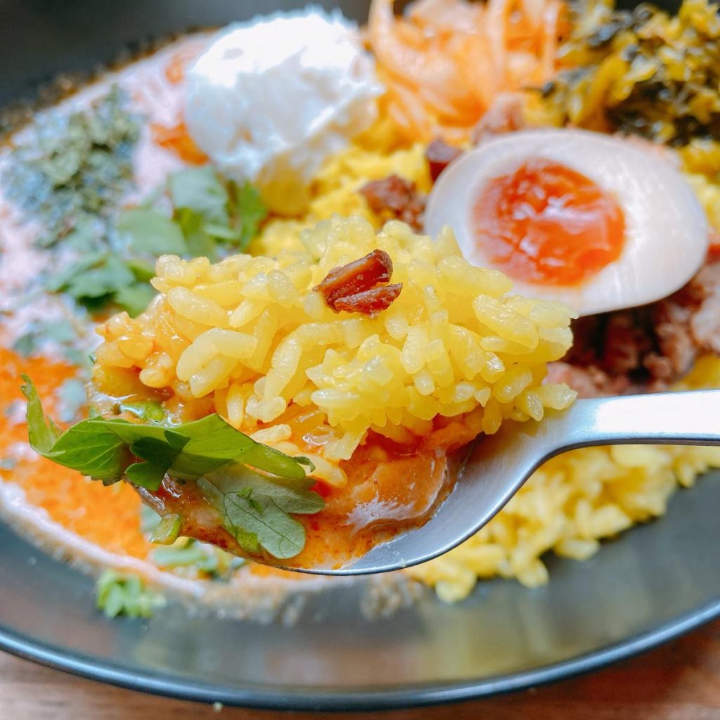 カリガリ_アキバ盛りカレー2