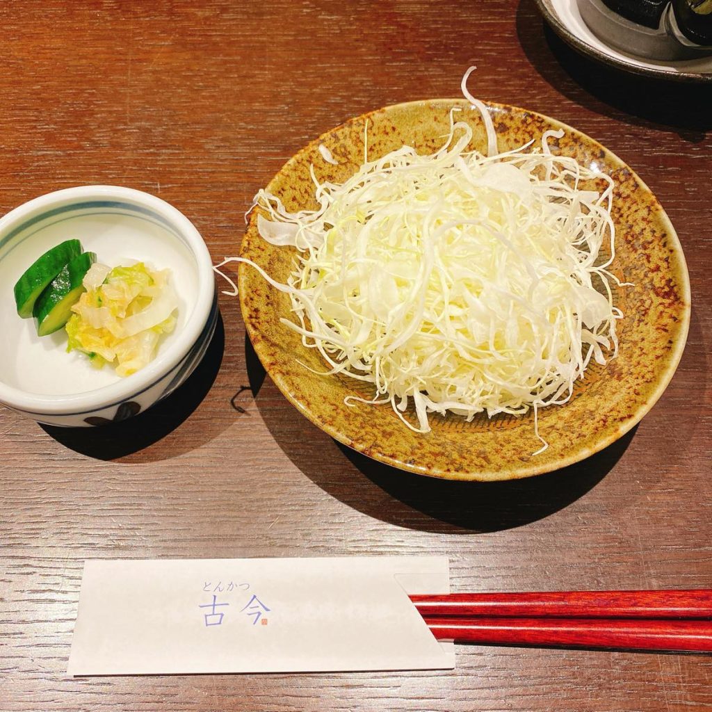 赤坂の新オープンとんかつ「とんかつ古今」 8 とんかつ古今_キャベツ