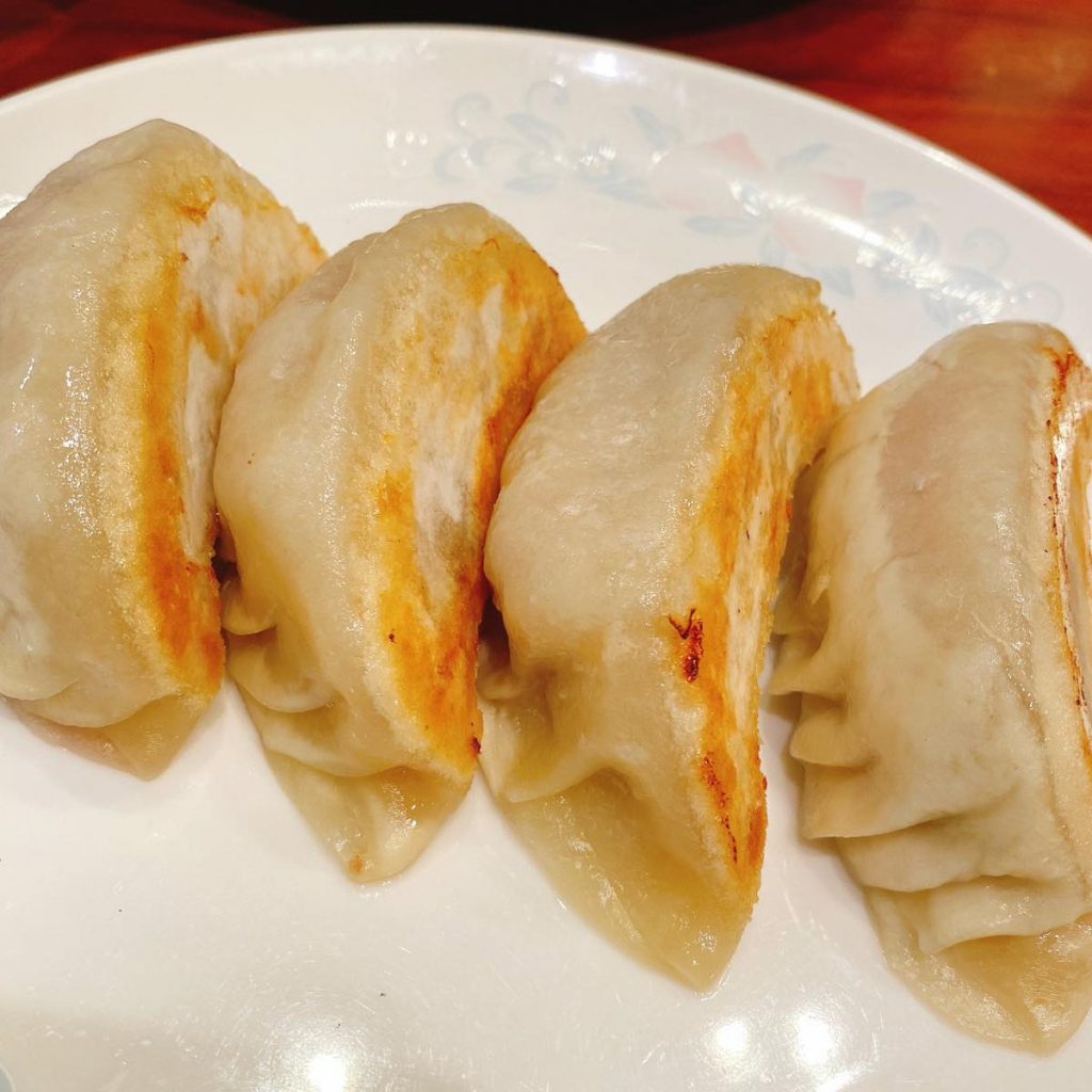 赤坂、元祖スーラータンメンの「榮林」の豚肉あんかけ焼きそば 9 榮林_餃子