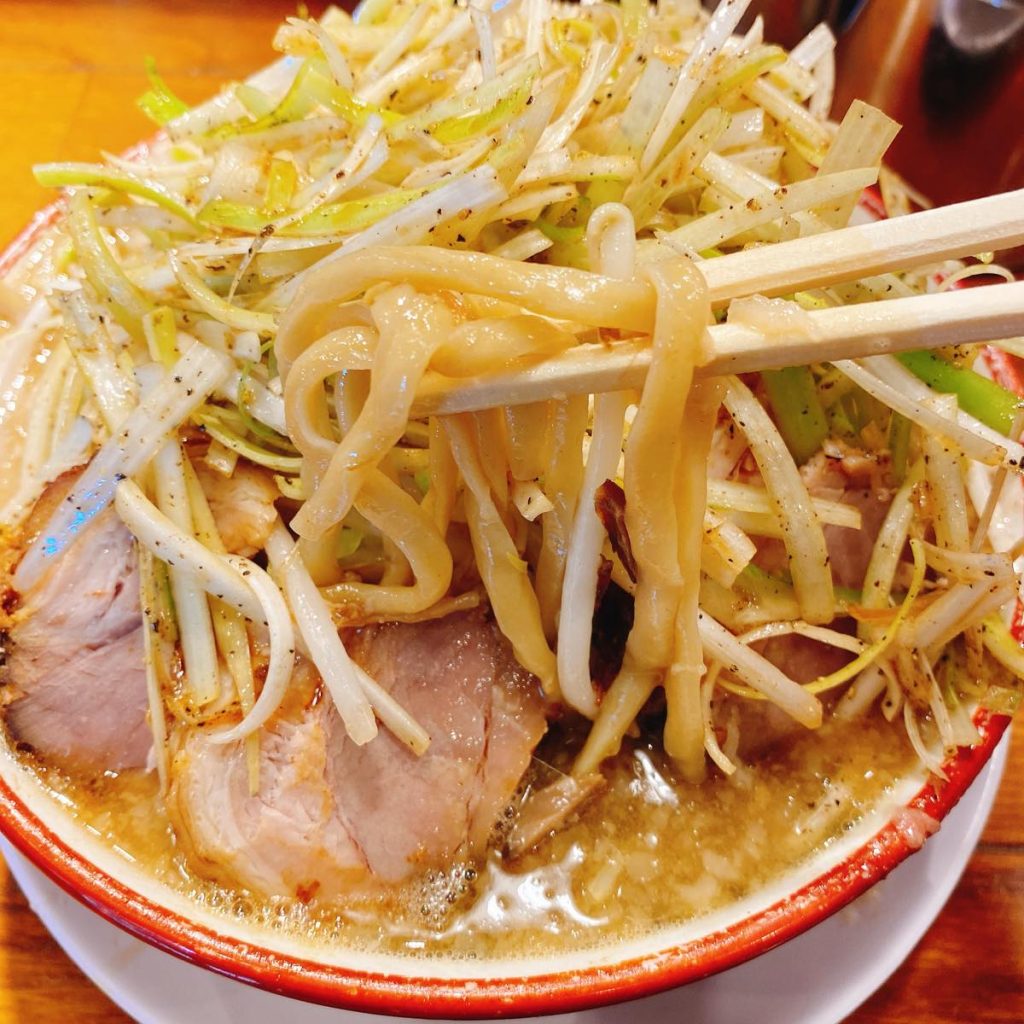 雨宿りにバリ男!「らーめんバリ男大門店」 10