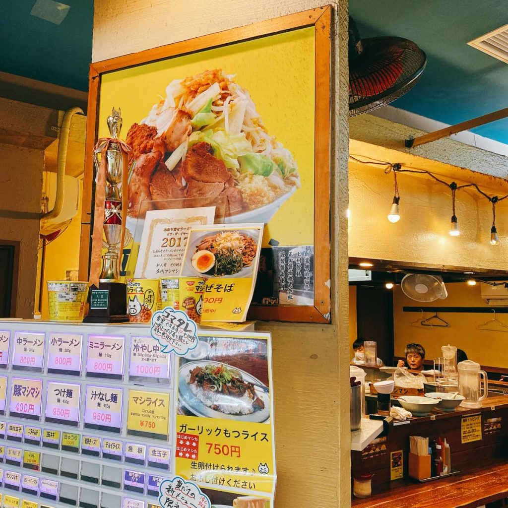 立川マシマシ内観