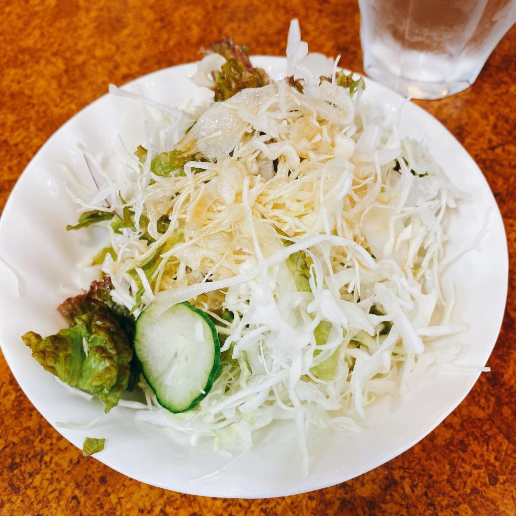 蒲田、極厚生姜焼きのお店「ぐりる スズコウ」に行ってみた 8 グリルスズコウ_サラダ