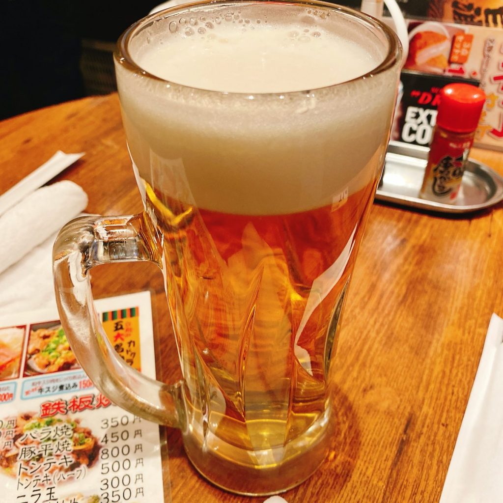 上野の立ち飲みといえば「カドクラ」、絶品ミルフィーユハムカツで一杯 9 カドクラ_ビール