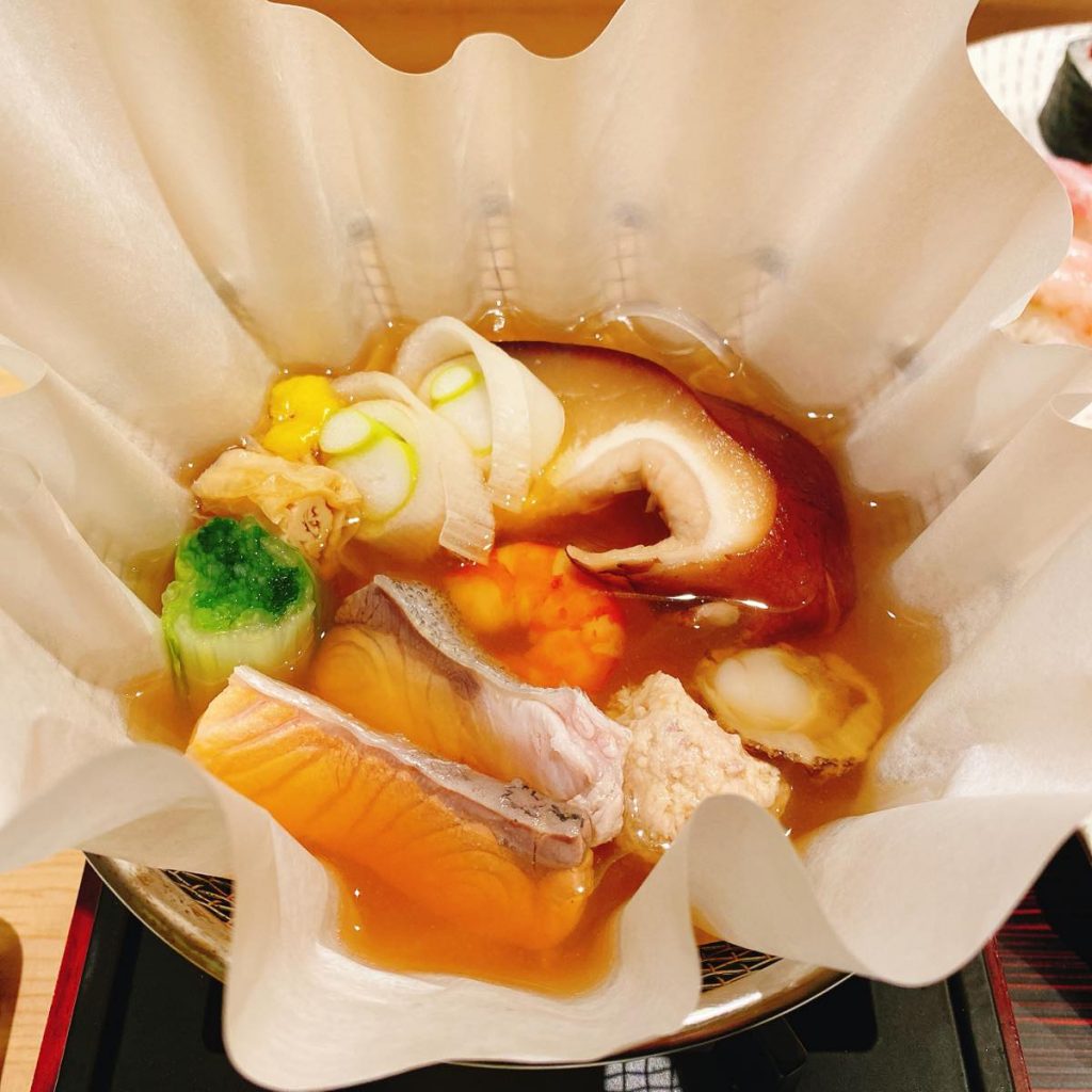 赤坂の鮨屋「鮨処いとう」のランチセットがすごかった 10 以とう_鍋