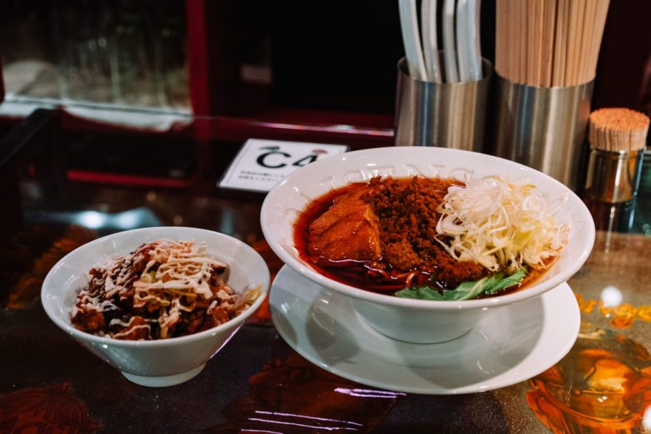 人類みな麺類red_担々麺