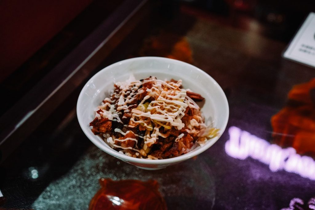 人類みな麺類red_チャーシュー丼