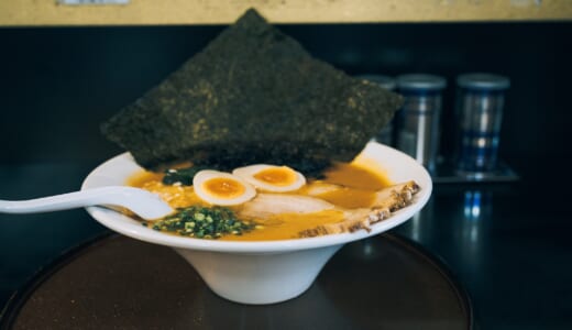 なんて読むんだろう…。でも美味しい「信濃神麺 烈士洵名」