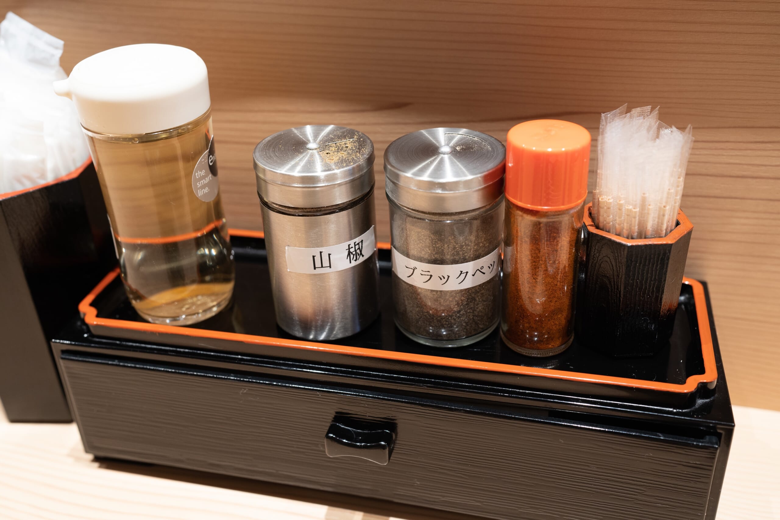 四谷にある京風ラーメン「京紫灯花繚乱」で担々麺 9