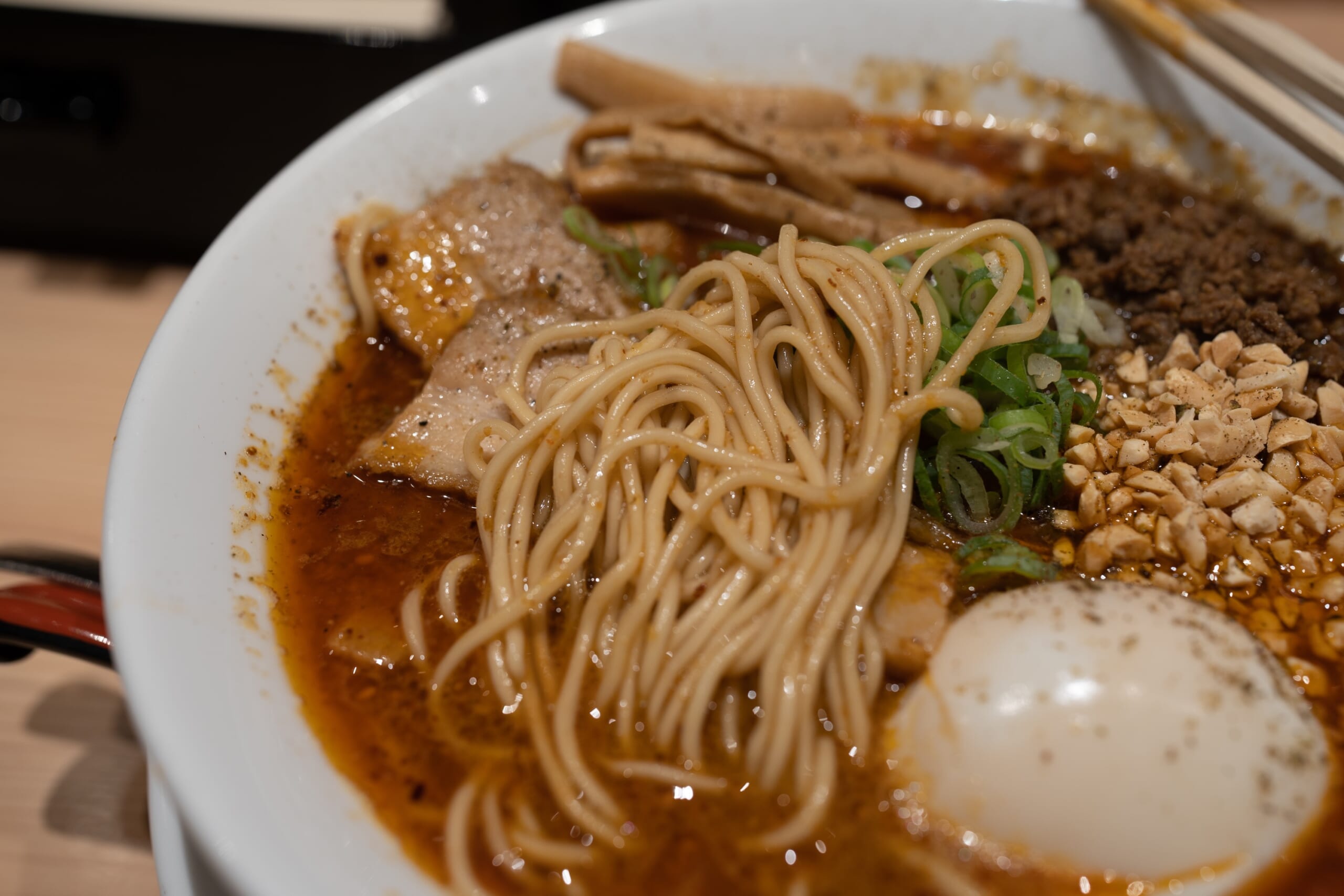 四谷にある京風ラーメン「京紫灯花繚乱」で担々麺 11