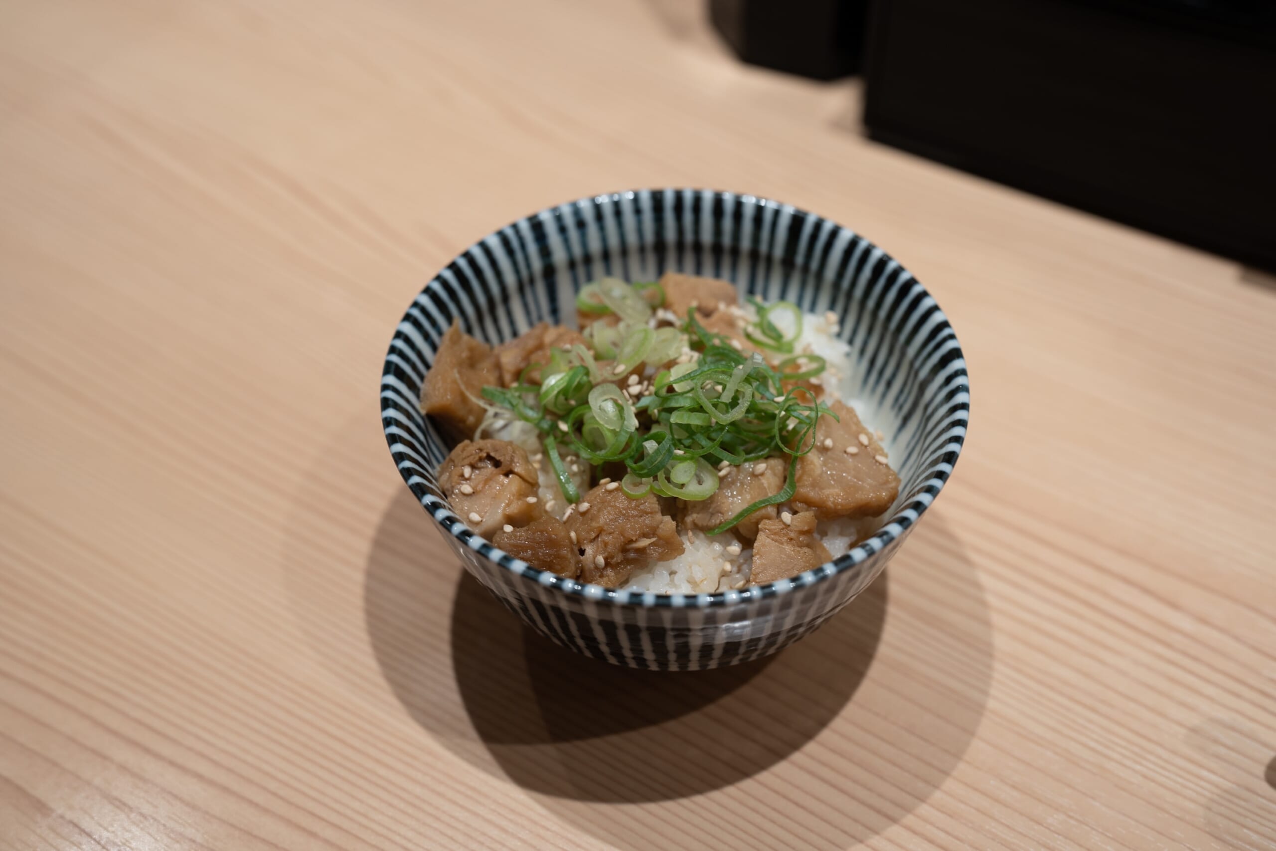 四谷にある京風ラーメン「京紫灯花繚乱」で担々麺 12
