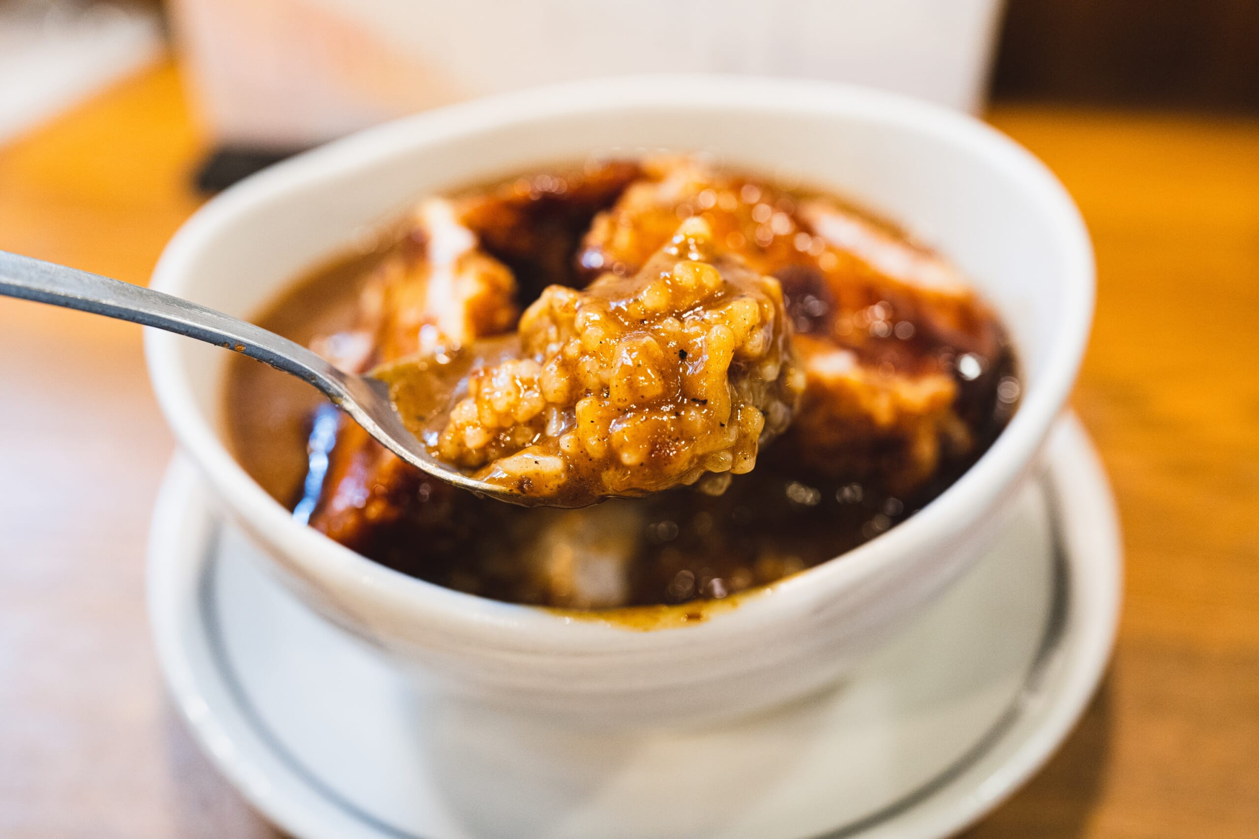 新宿、カツカレー丼ならぬ"とん丼"「王ろじ」 17