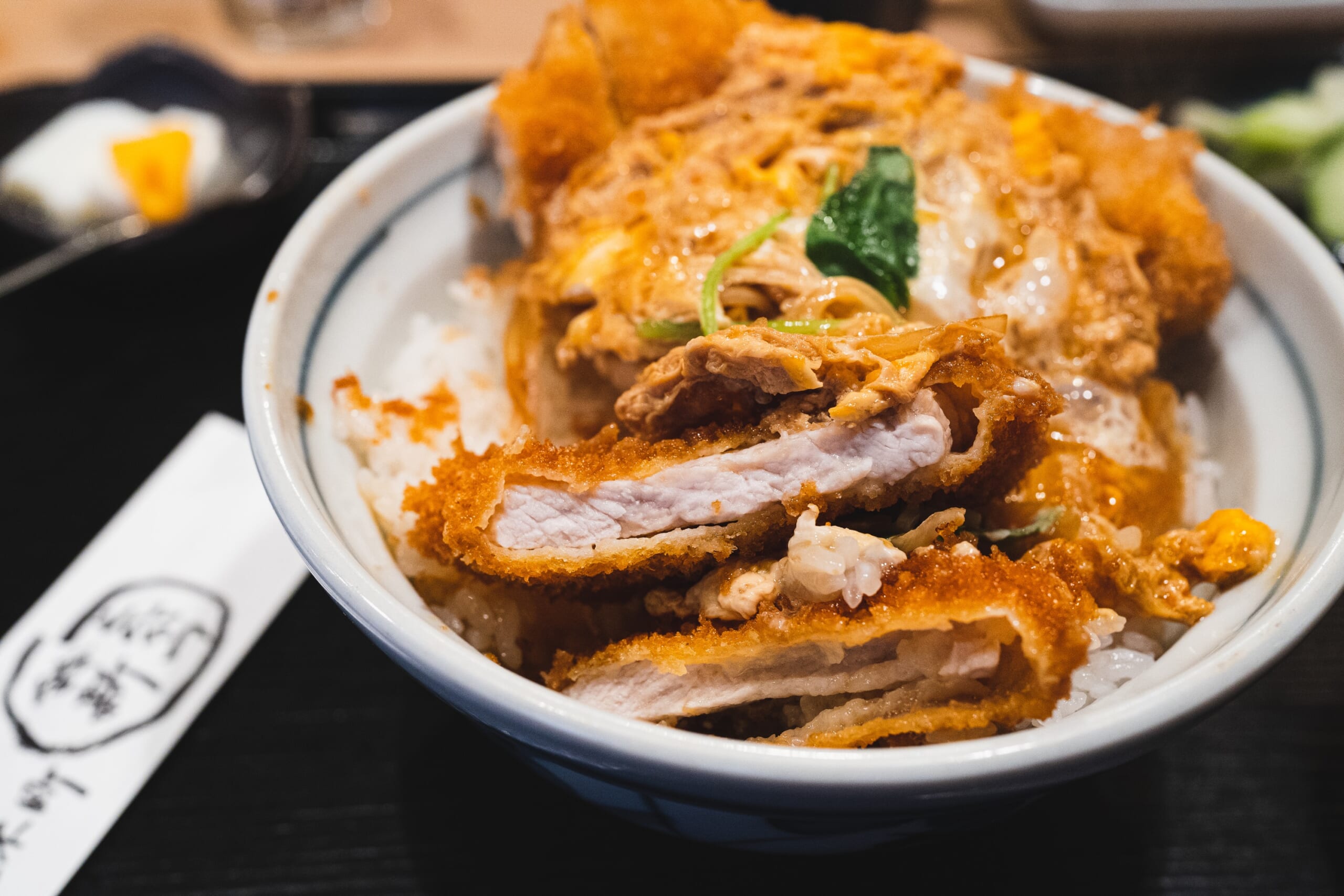 かけカツ丼なるものを食べに四谷へ「鈴新」 14