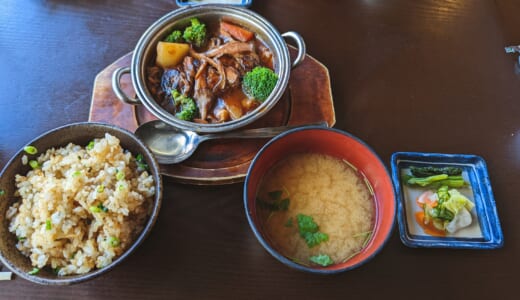 ひばりヶ丘駅前の鉄板焼「花瑠音」の煮込みハンバーグ