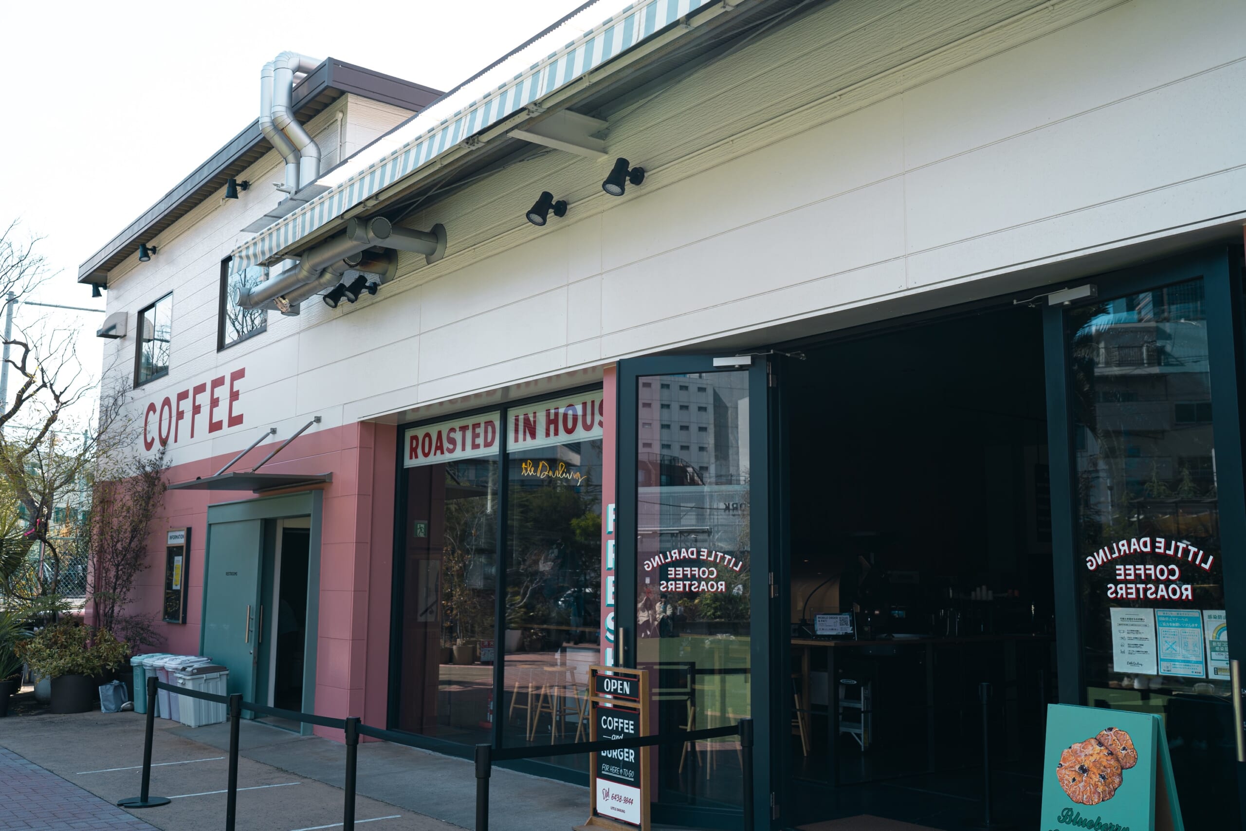 青山公園横のおしゃれな空間「Little Darling Coffee Roasters 」 6