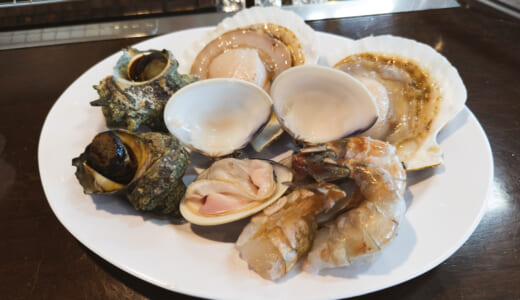 富山の新湊きっときと市場内で、網焼き「浜焼き 浜風」