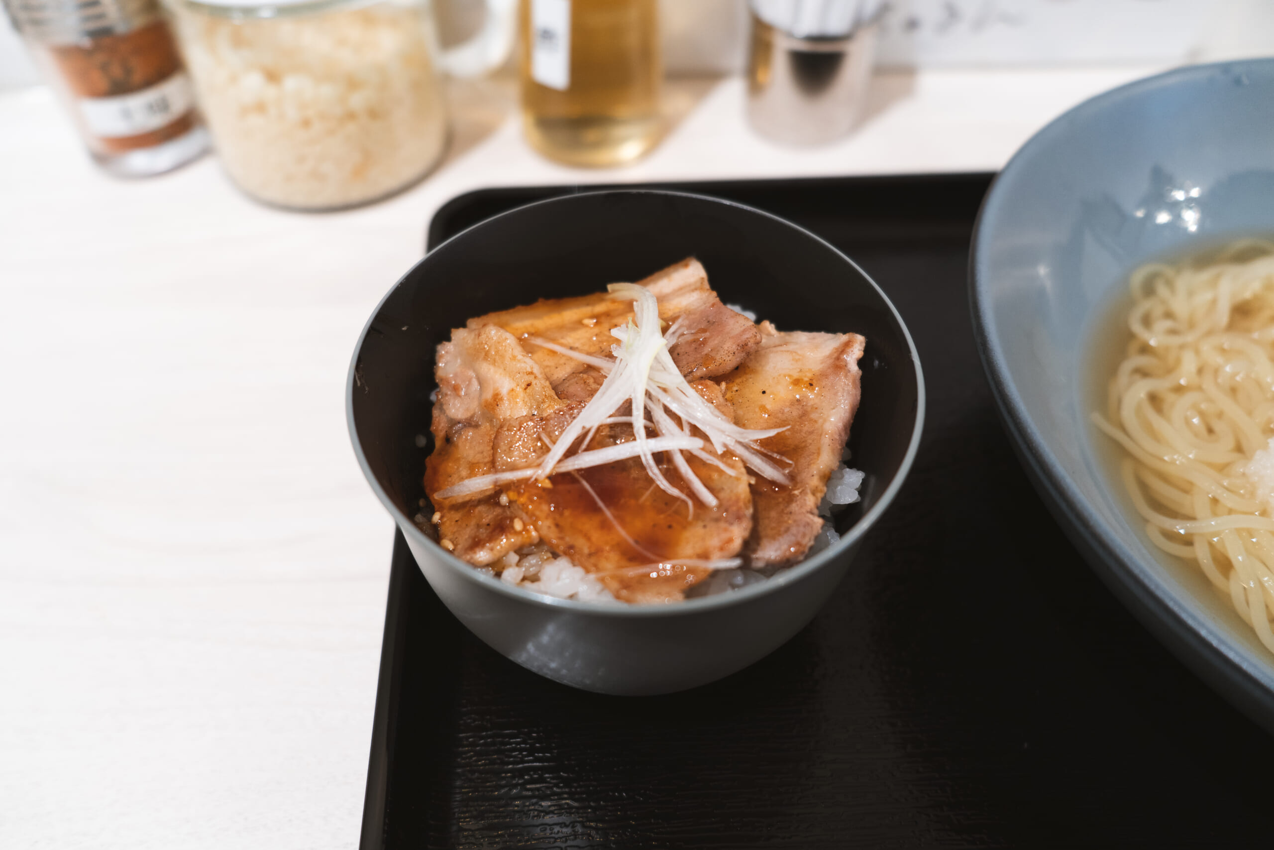 赤坂見附「ちゅるん」: オシャレ空間で味わう極上冷麺! 9