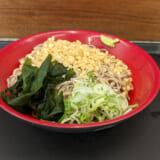 朝から利用できる「富士そば」赤坂見附店で冷やしたぬきそばを楽しむ 2