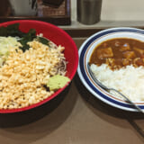 今度こそ蕎麦を「富士そば 赤坂店」の美味しいたぬきそばとミニカレーコンボ 4