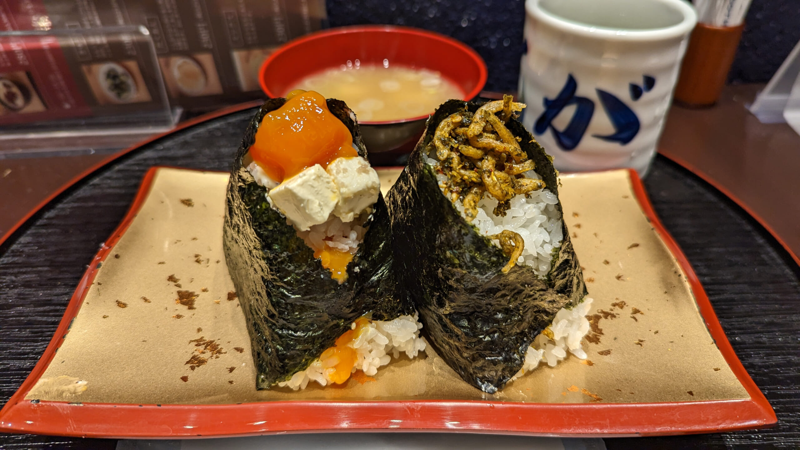 赤坂おにぎり「こんが」全種類食べたから美味しかった味とイートインで快適な席を紹介! 14