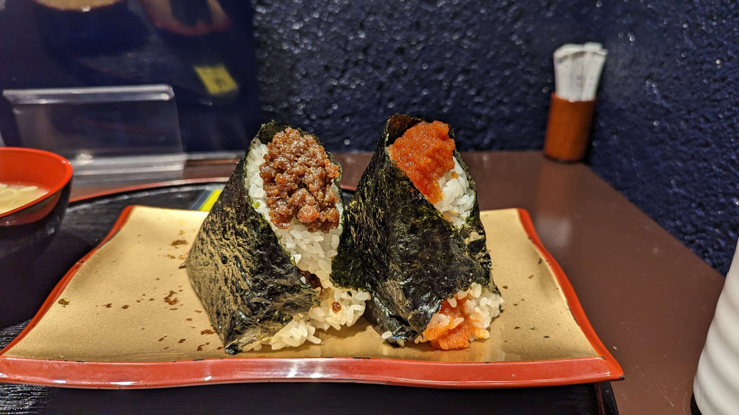 赤坂おにぎり「こんが」全種類食べたから美味しかった味とイートインで快適な席を紹介! 13