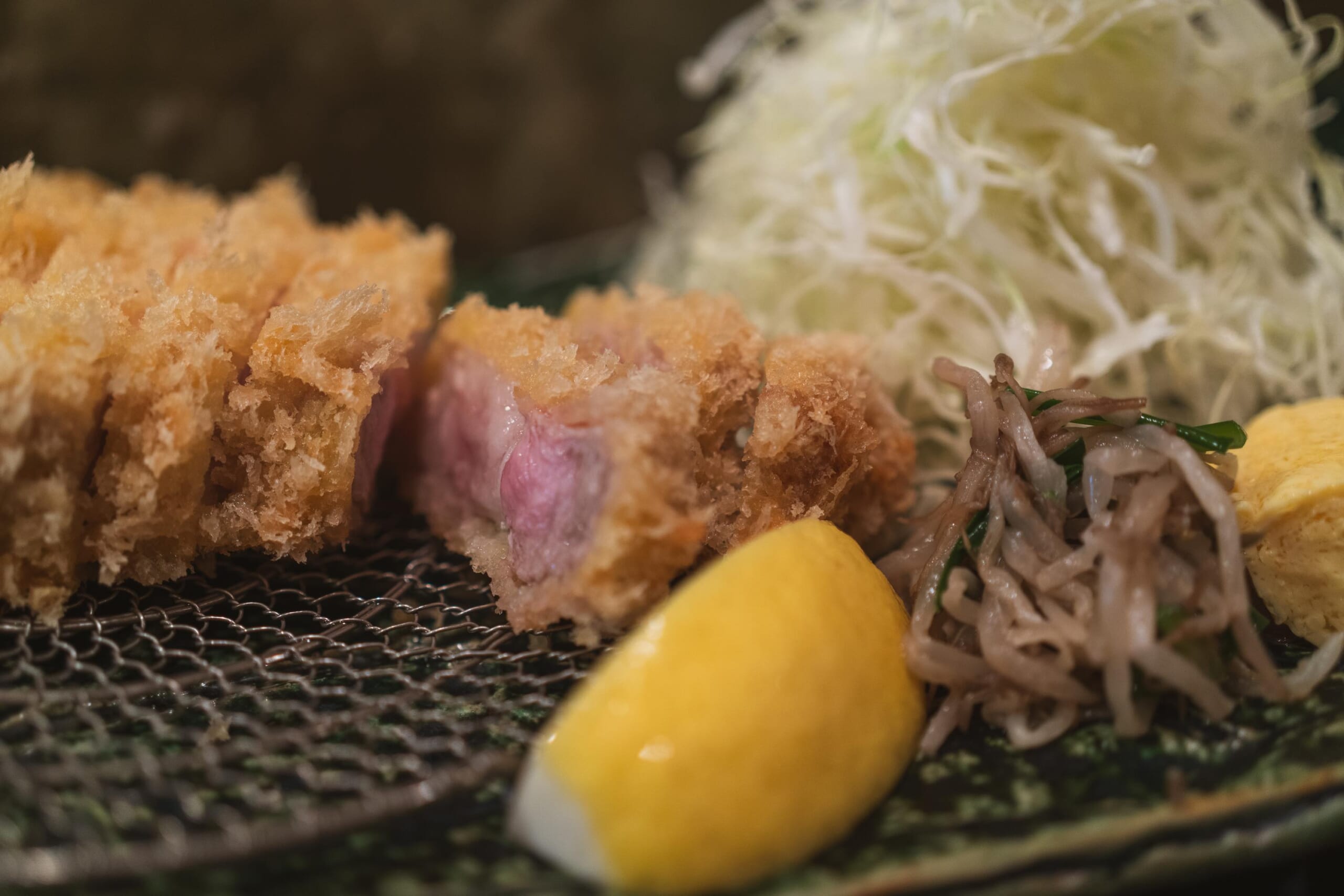 四谷三丁目のトンカツ探訪「車力門 ちゃわんぶ」の上ロースかつ定食と野菜スリ流しカレーのレビュー 10