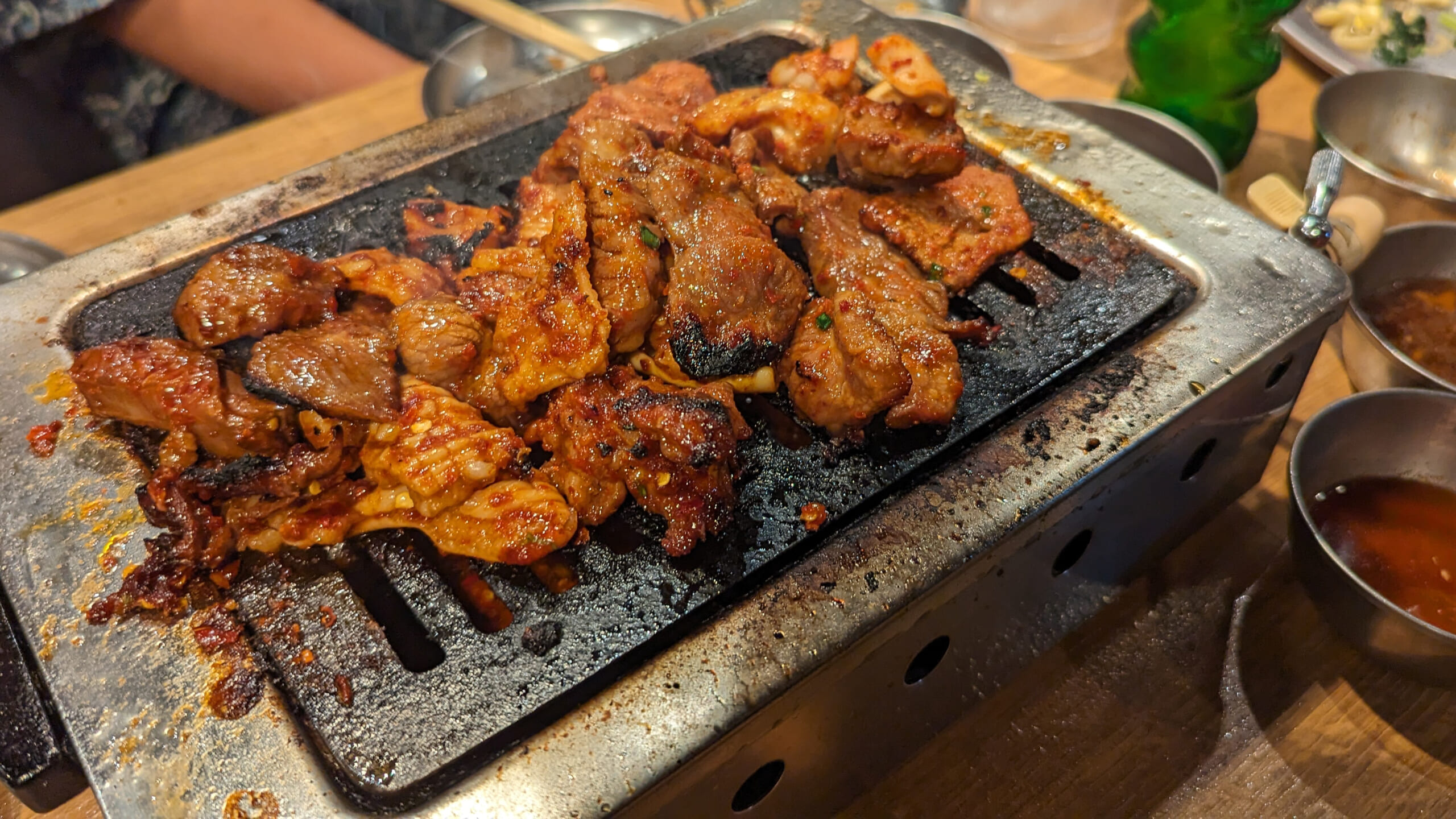 全部焼いてくれて嬉しい！「大阪焼肉ふたご 六本木店」 | 二日酔い飯