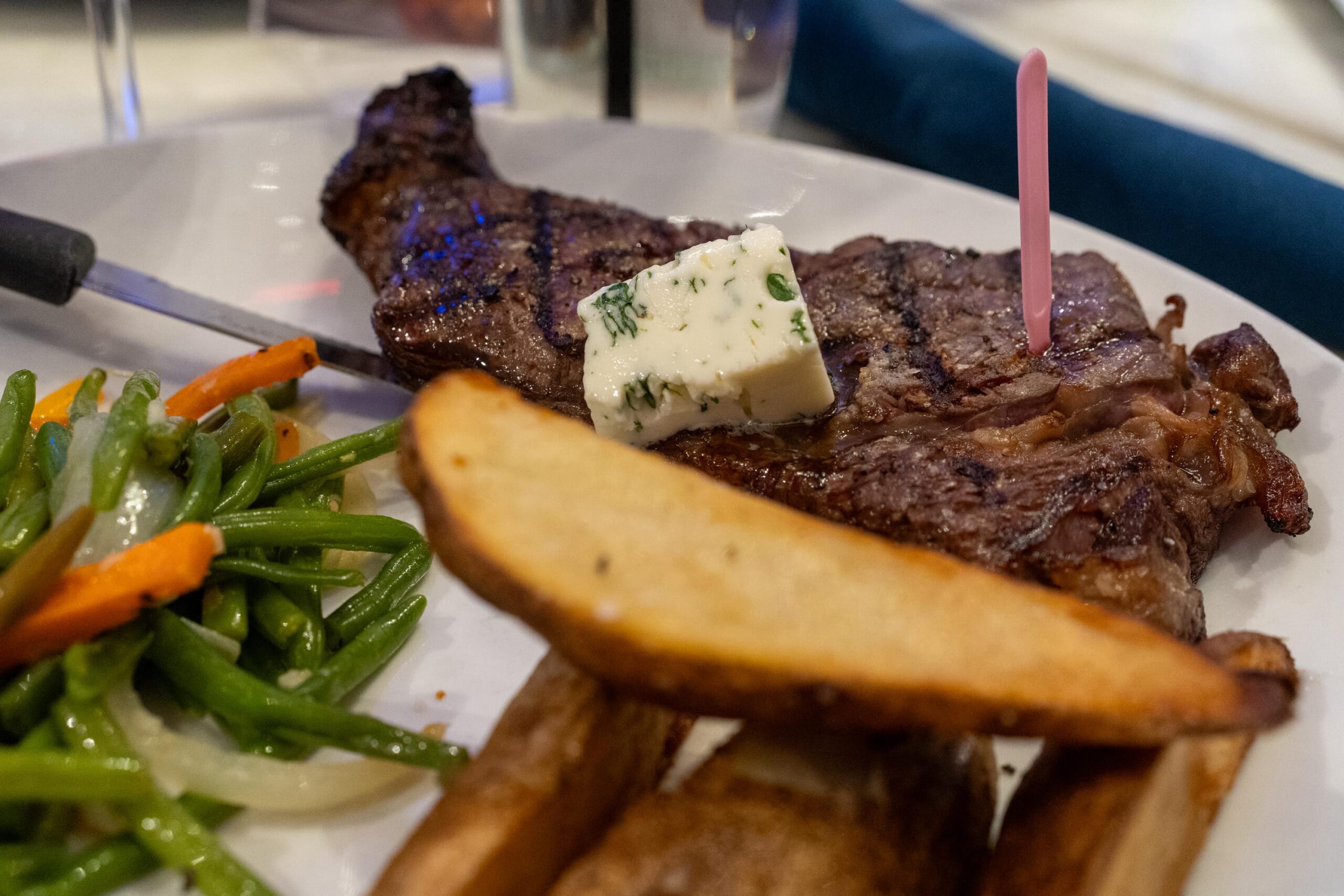 【ラスベガスグルメ】肉好き必見!「Cafe Hollywood」で豪快なステーキ三昧 15