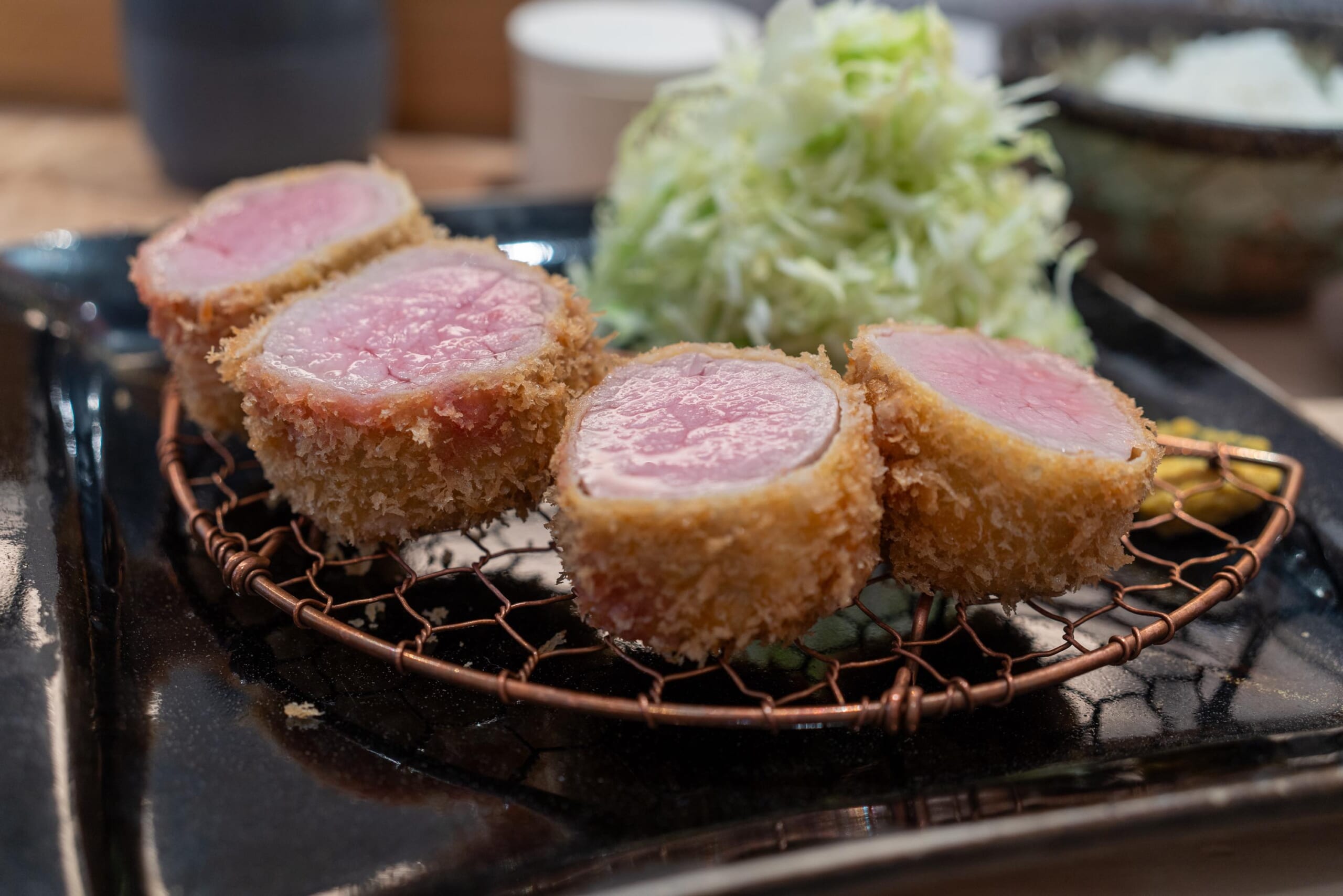 【表参道グルメ】行列必至!「tonkatsu.jp」で味わう極上ひれかつ定食 10