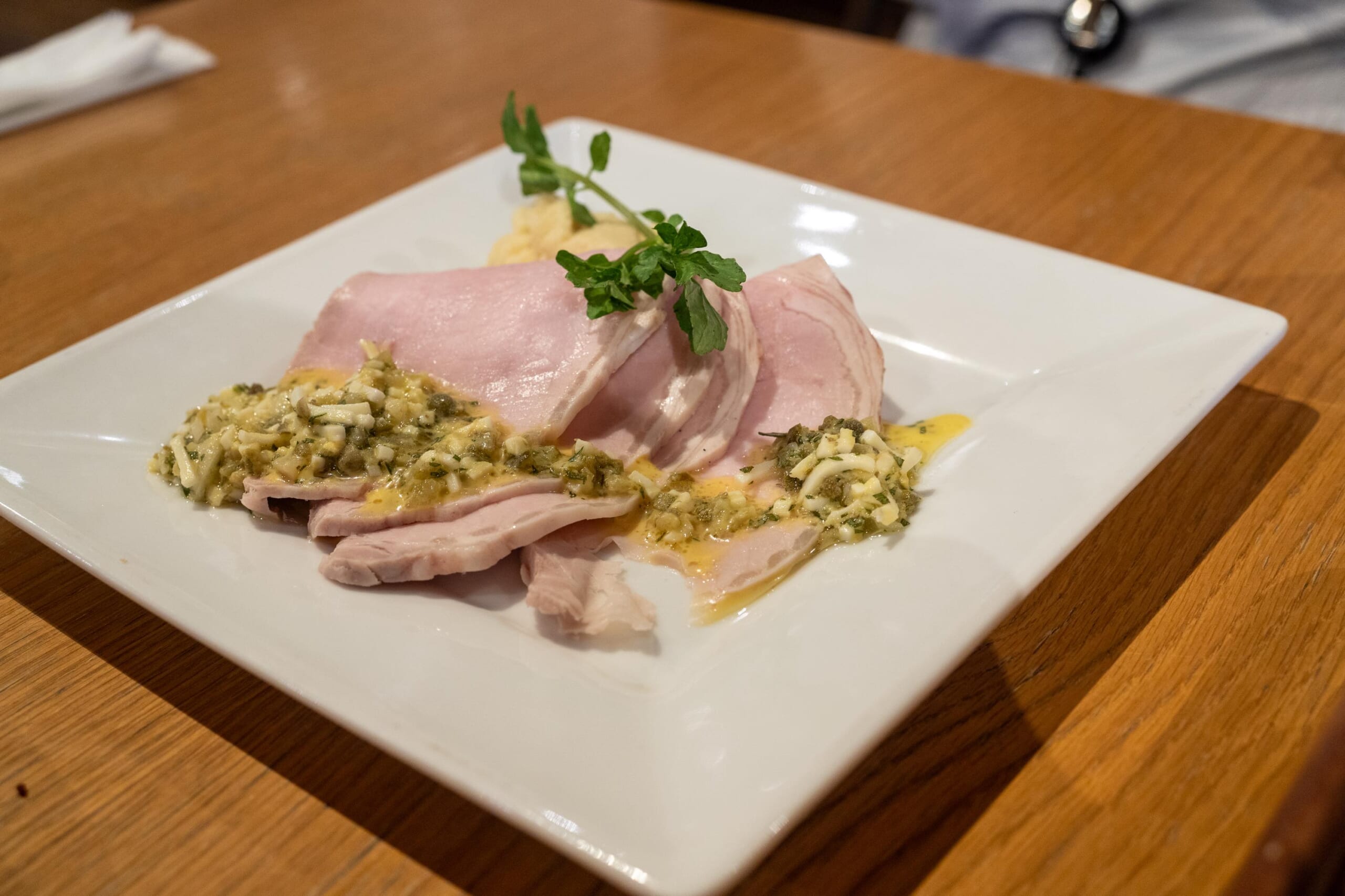 肉だけじゃない!CEDAR THE CHOP HOUSE&BARは魚料理も最高 11
