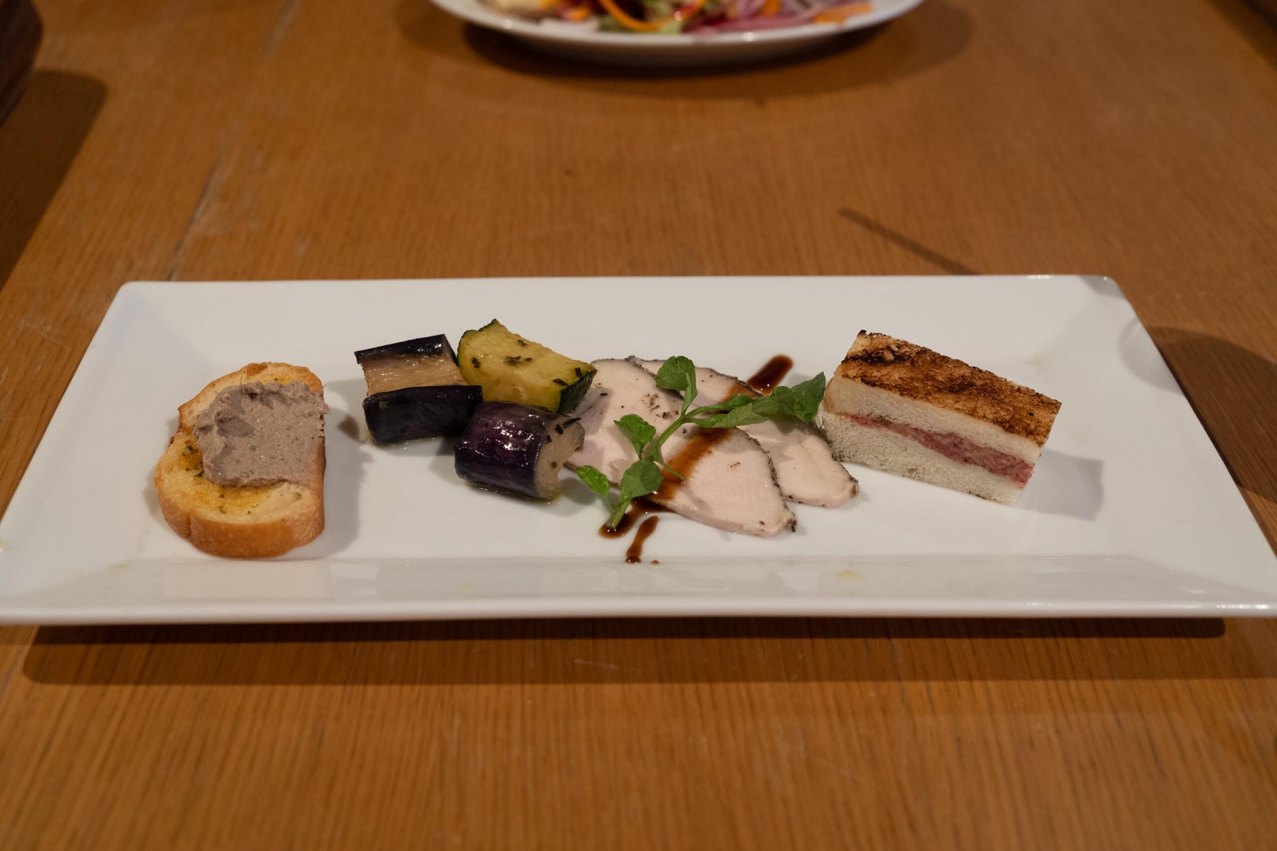 肉だけじゃない!CEDAR THE CHOP HOUSE&BARは魚料理も最高 7