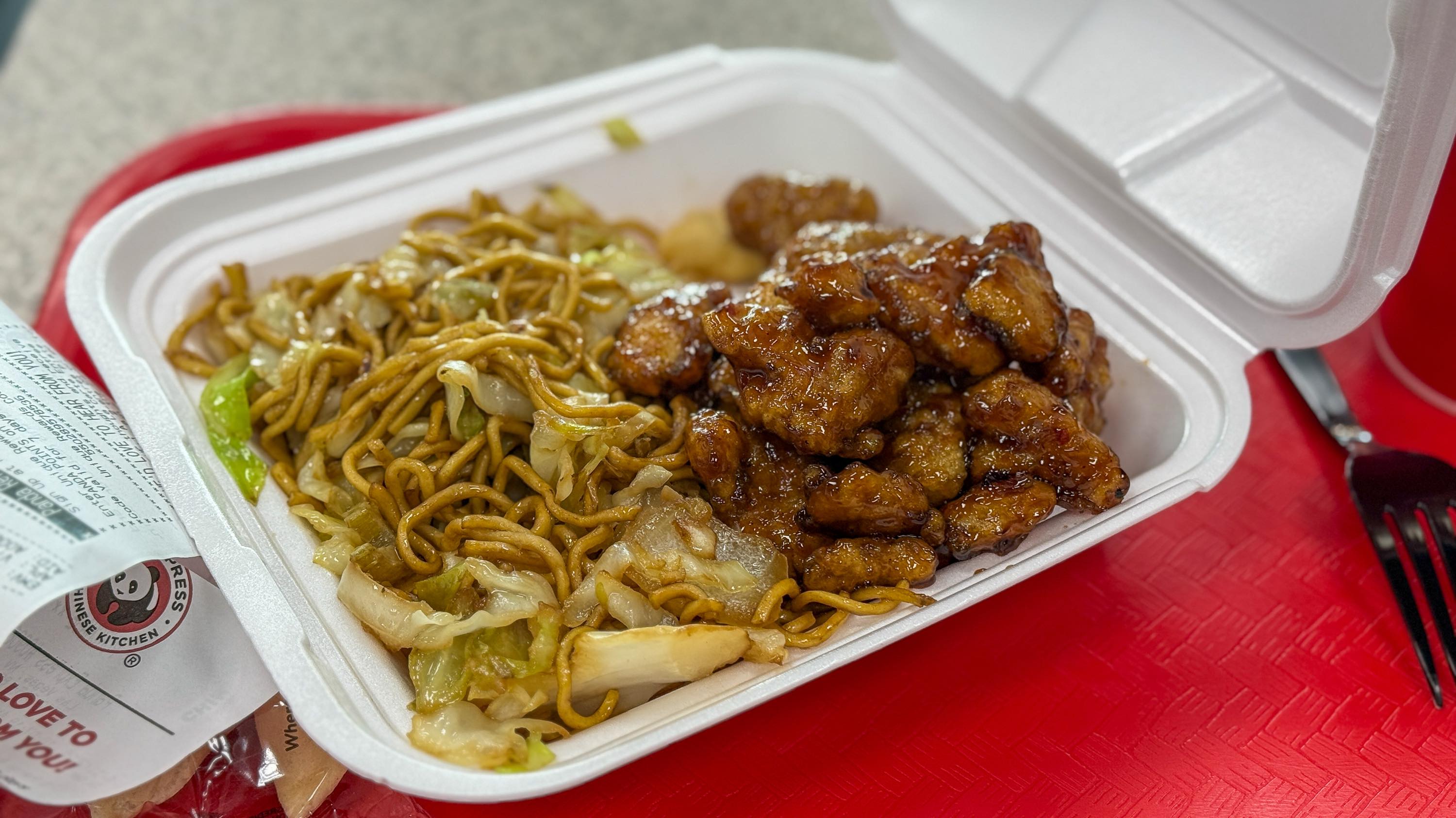 アメリカンサイズに驚愕!Panda Expressのボウルは結構多い 10