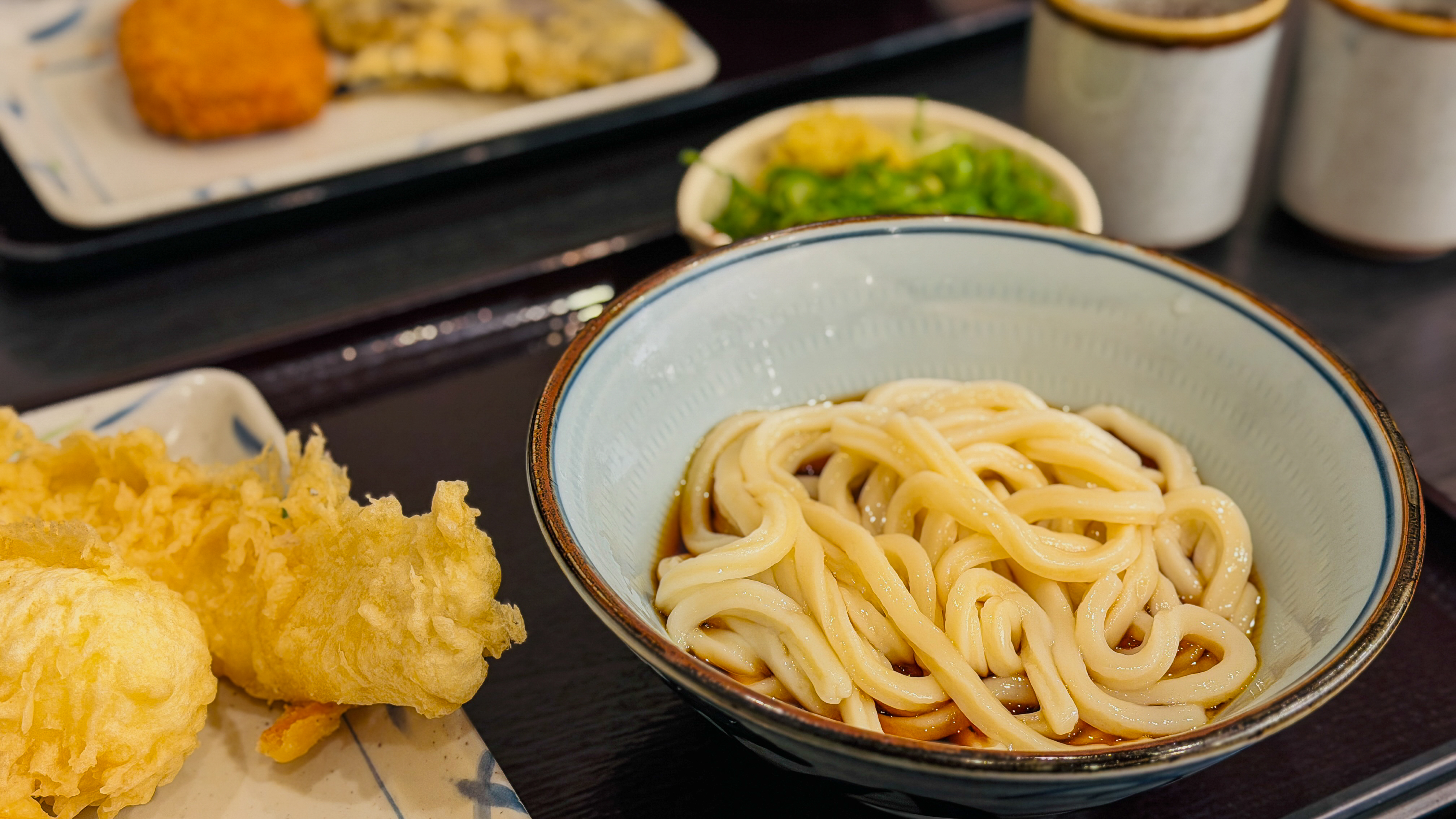 朝10時、東京駅で食べられる場所を探した結果、地下に潜った 16