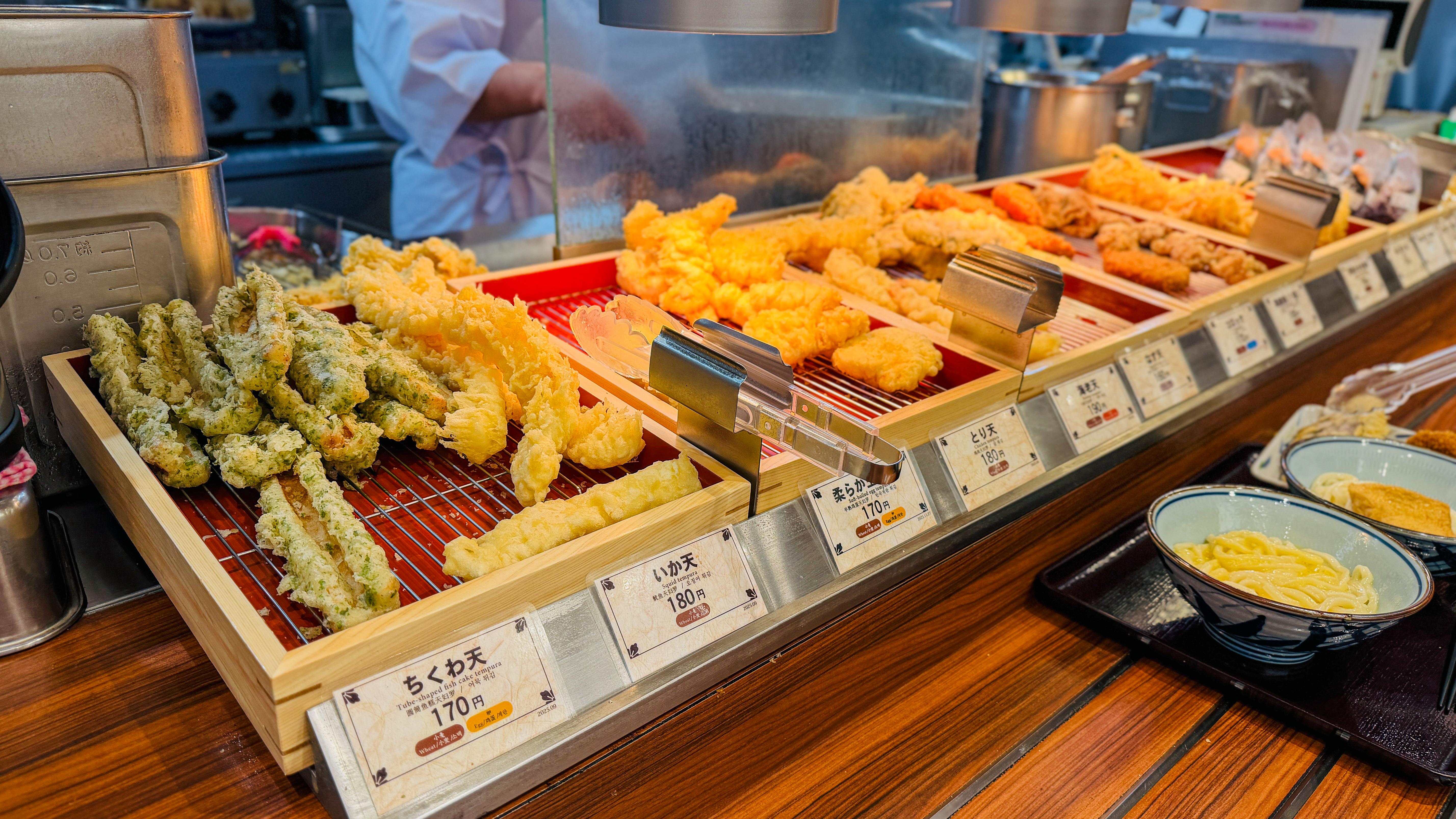 朝10時、東京駅で食べられる場所を探した結果、地下に潜った 14