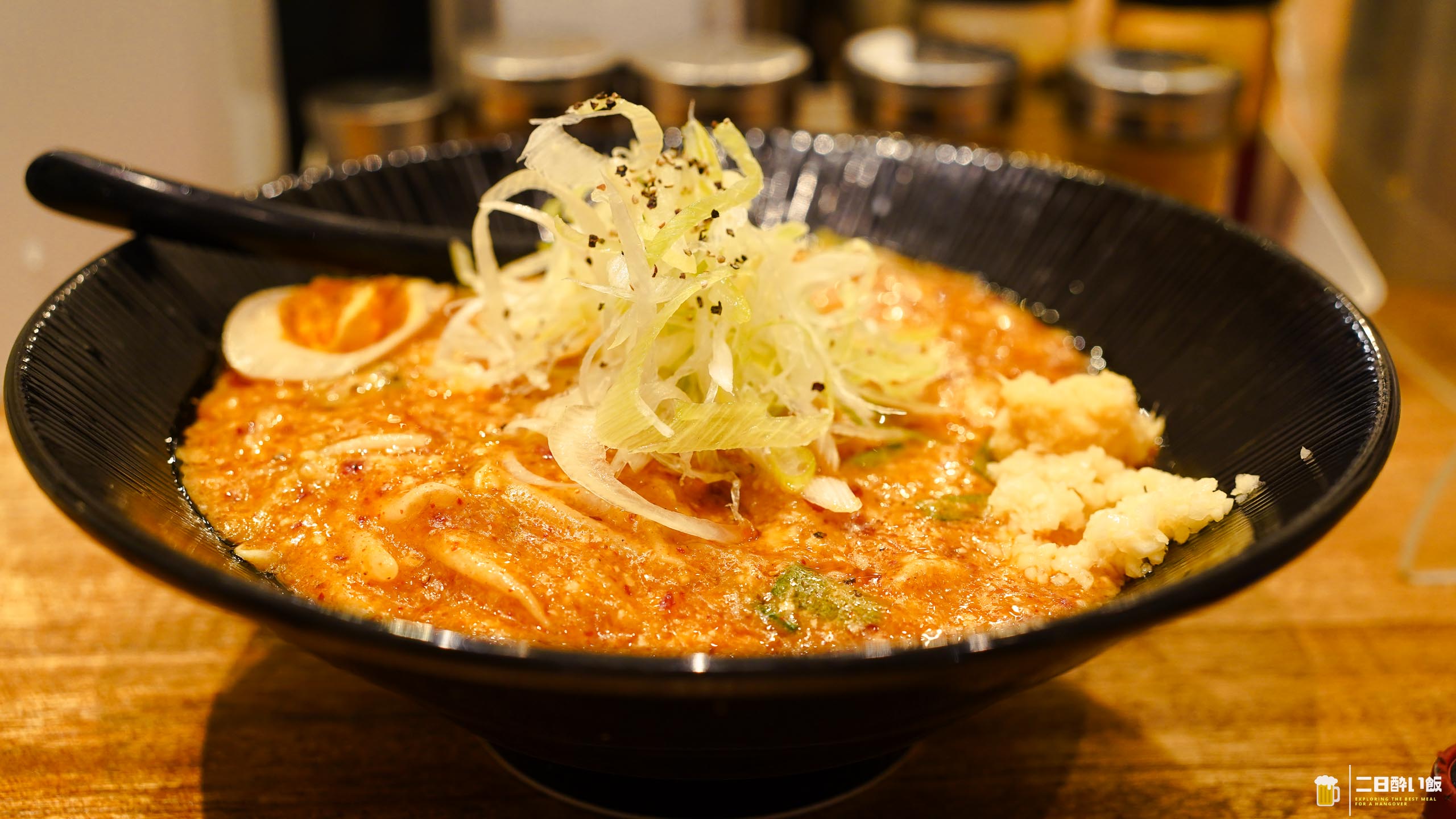 味変6種をぜんぶ試す前に食べ終わった。市ヶ谷「大塚や」の辛味噌ラーメン 7