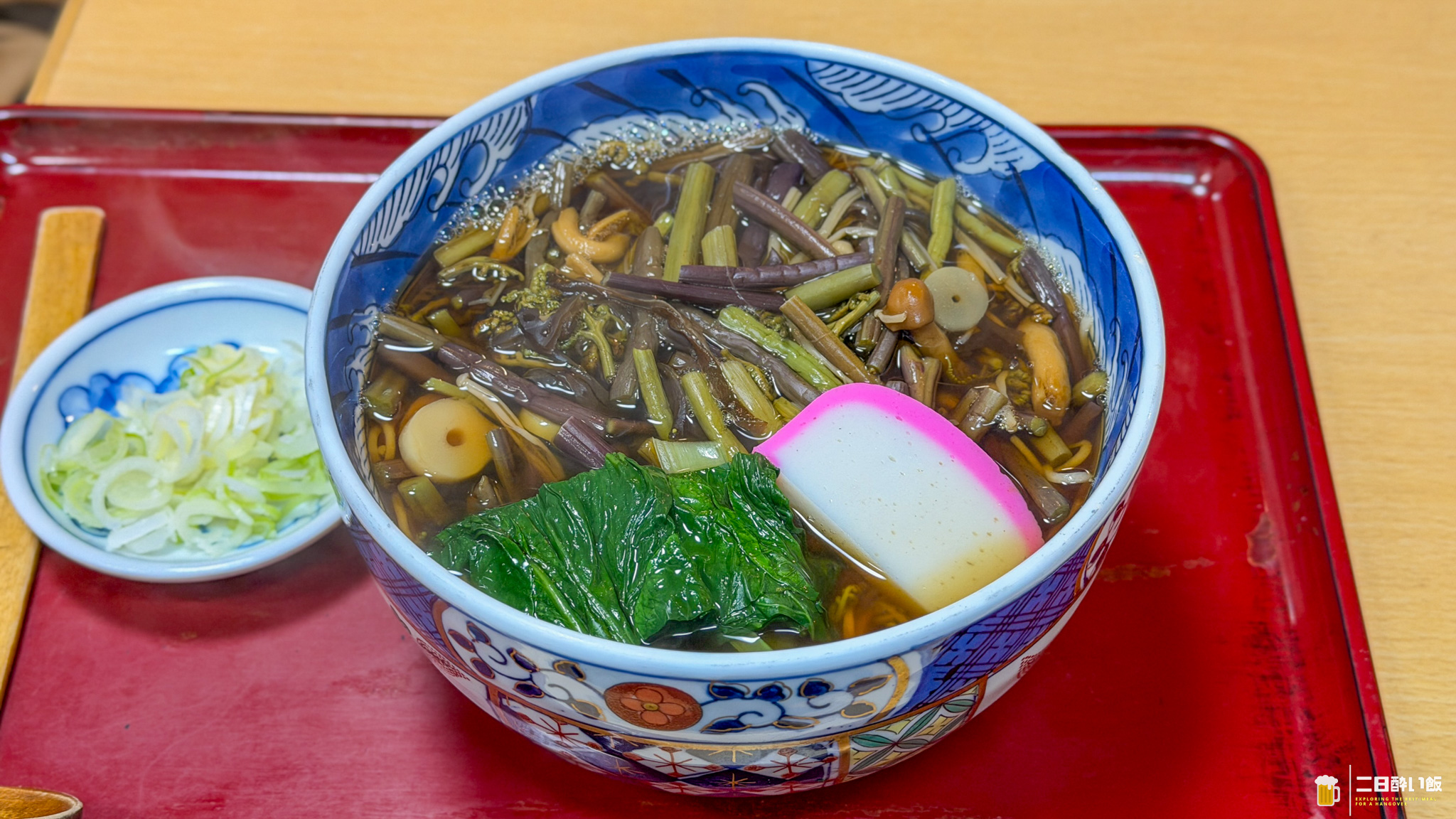 「え、でかくない…?」800円の山菜そばが丼から溢れた「満留賀」大森、昭和島 6