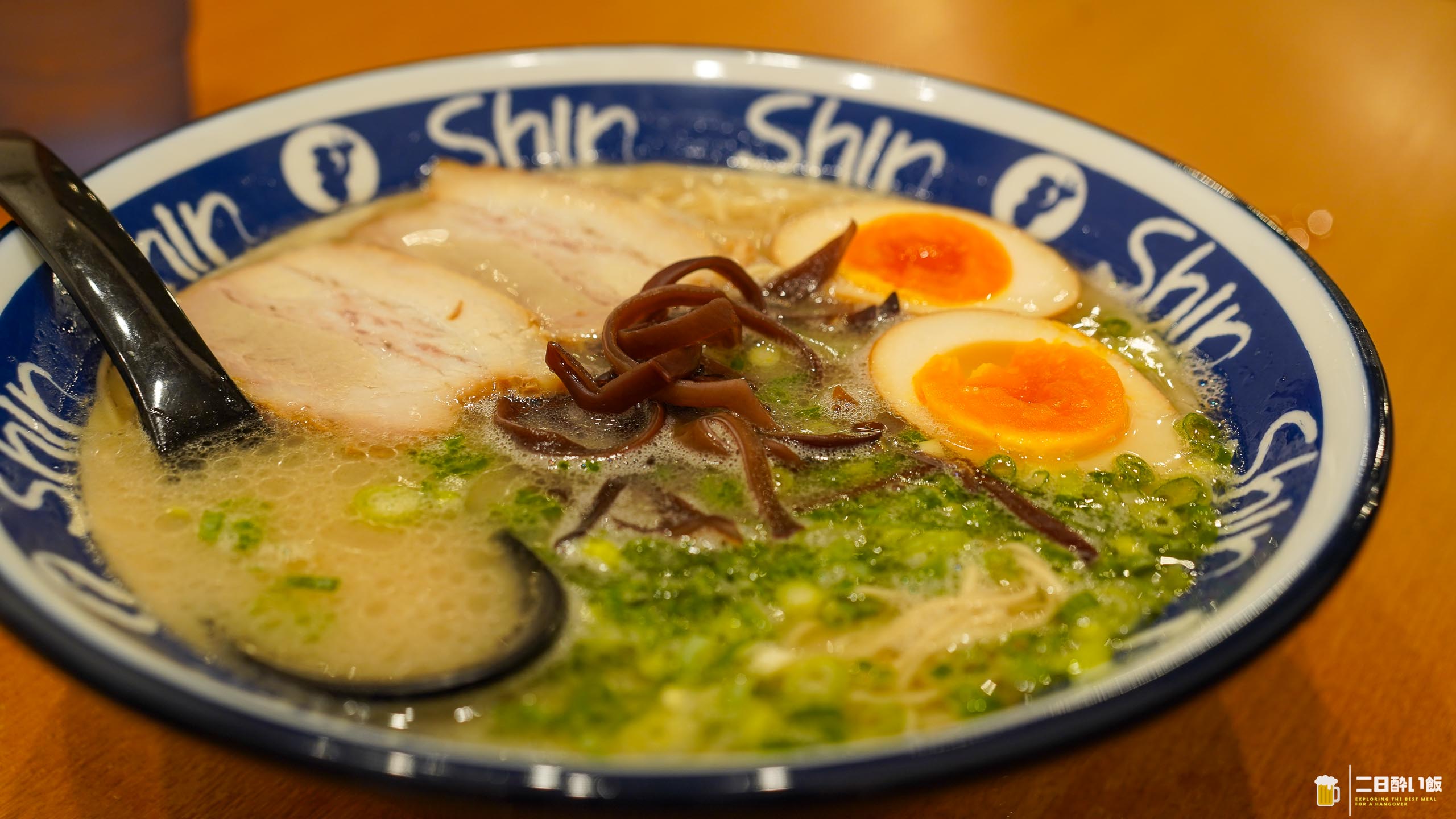 替え玉ができれば、博多ちゃんぽん。福岡空港『Shin-Shin』で長崎との違いを確かめた。 10
