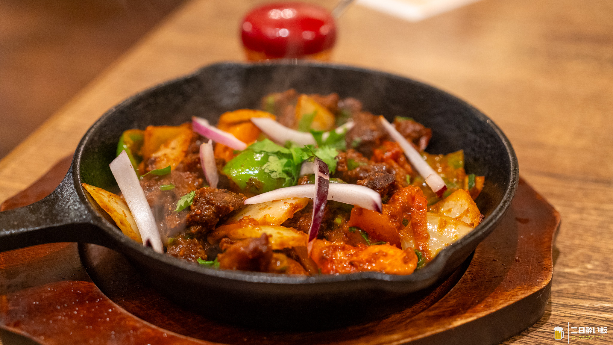 上板橋「SURYASHI」:大雨包場,一個人喝到停不下來的尼泊爾料理 13 羊肉 bhutan(935日圓)
